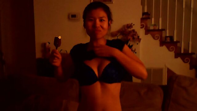Yoko Kumada e grandi tette in lingerie rossa video porno free lupo